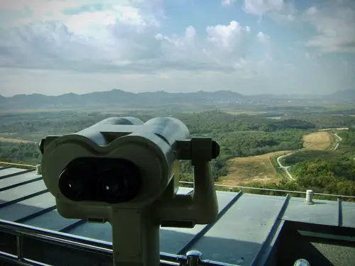 DMZ - demilitarizovaná zóna na hranici Severnej a Južnej Kóreii